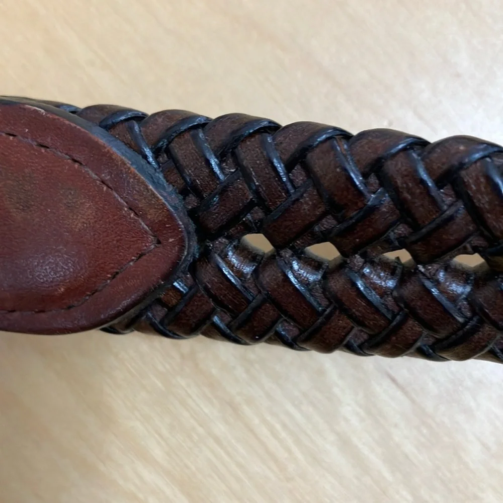 Men’s‎ woven leather belt brown, tan, like new size L silver buckle